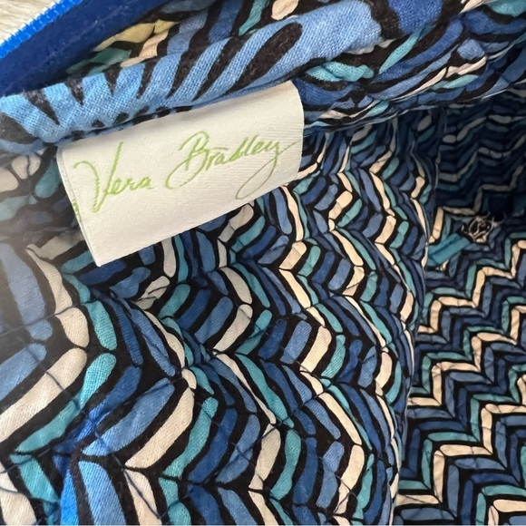 VERA BRADLEY Blue Bayou 2014 Sport Duffel 2 Handle Trolly Sleeve White Floral - Picture 12 of 13